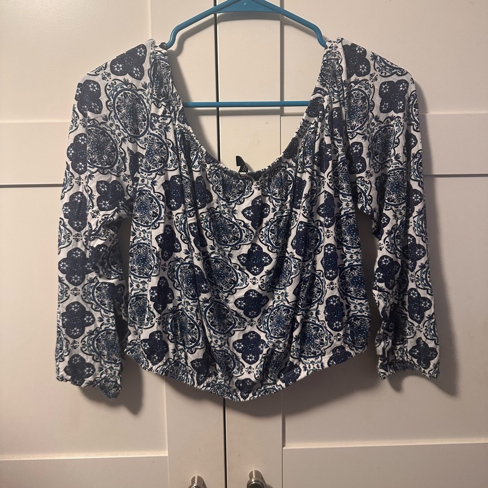 H&M Off the Shoulder Top - Picture 2 of 3